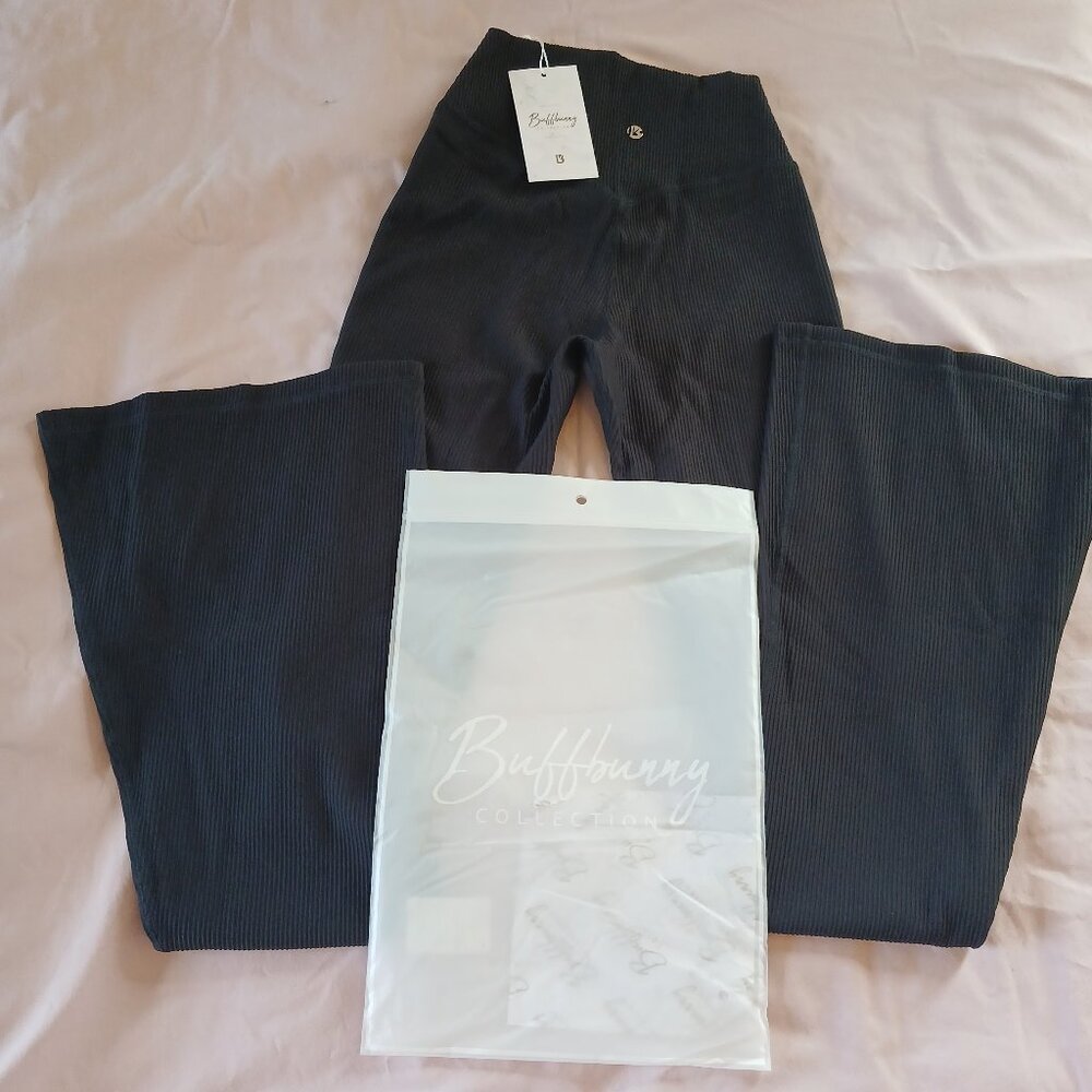 Buff Bunny Ribbed Flare Legging